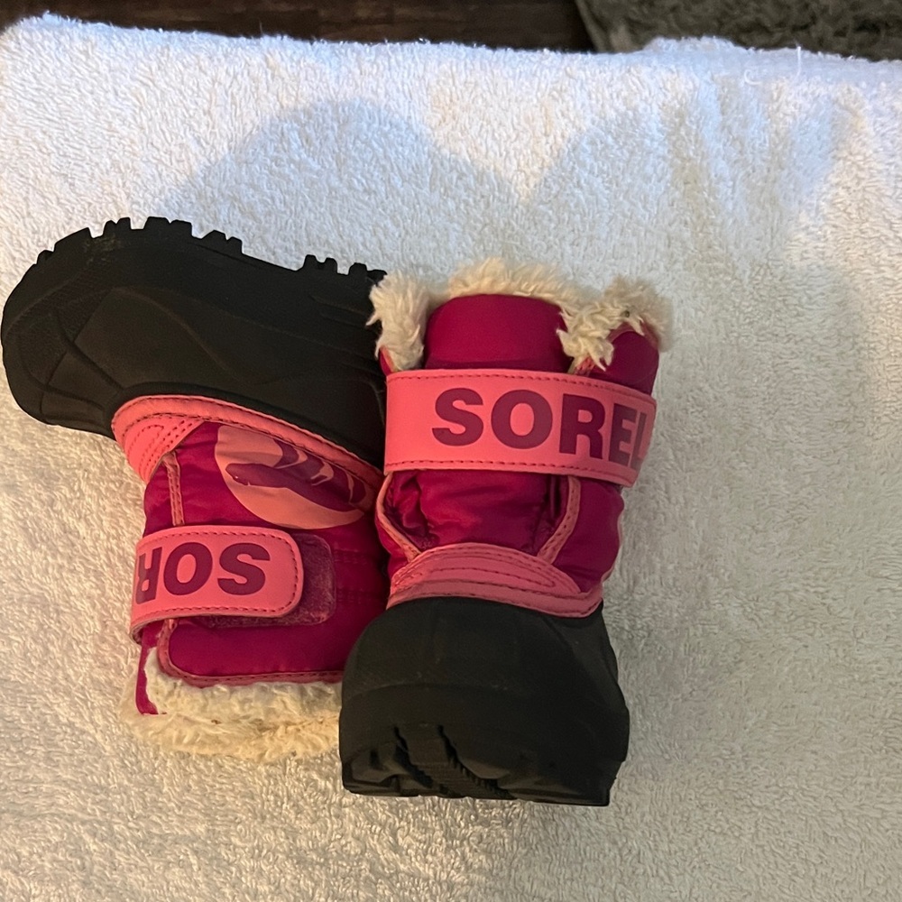 Sorel Kids Pink and Magenta Cold-Weather Boot - Picture 5 of 6